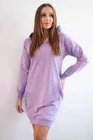 Fialové šaty s kapucí