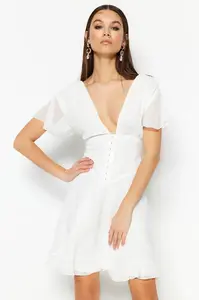 Trendyol Ecru Otevírání pasu / Bruslař Lemovaný Sling Šifón Svatební večerní šaty