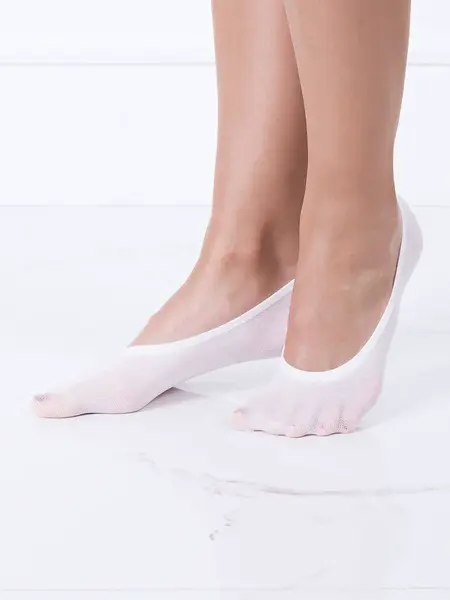 White socks Yups ax4146. R01