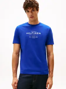 Tommy Hilfiger Stack Graphic Tee L