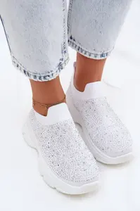Bílé slip-on sportovní boty s ozdobami