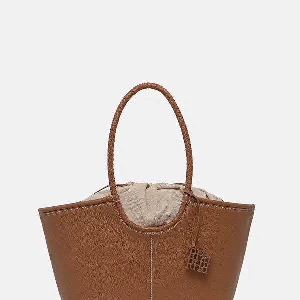 Kožená kabelka Pedro del Hierro