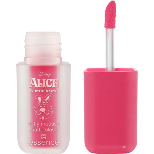 essence Disney Alice in Wonderland tekutá lícenka s matným efektom odtieň 02 - So Paw-Dorable 3.7 g