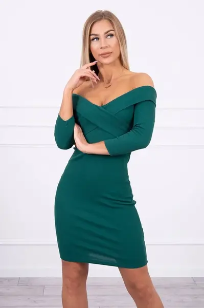 Kesi Přiléhavé šaty s výstřihem do V zelené