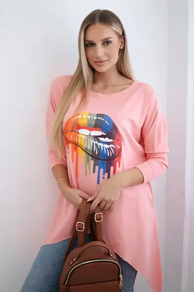 Halenka oversize s duhovým potiskem rtů meruňka