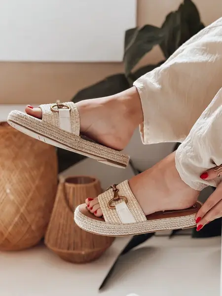 Klapki damskie MISSWAVE beżowe Dstreet