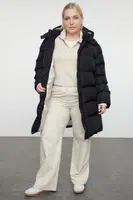 Trendyol Curve Black Regular Fit Contrast Lining Detailed Long Puffer Parka Coat