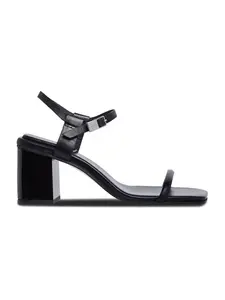 Calvin Klein Sandále  čierna