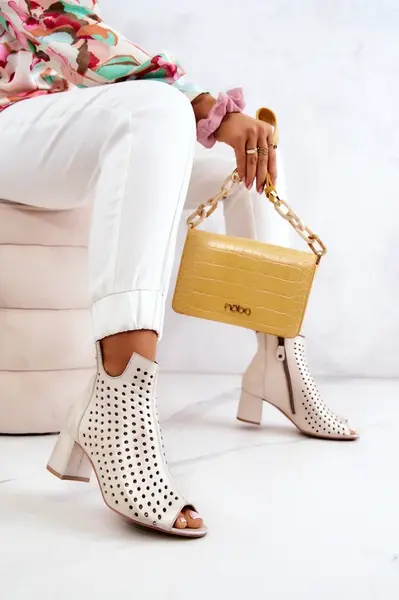 Kožené prolamované boty Maciejka