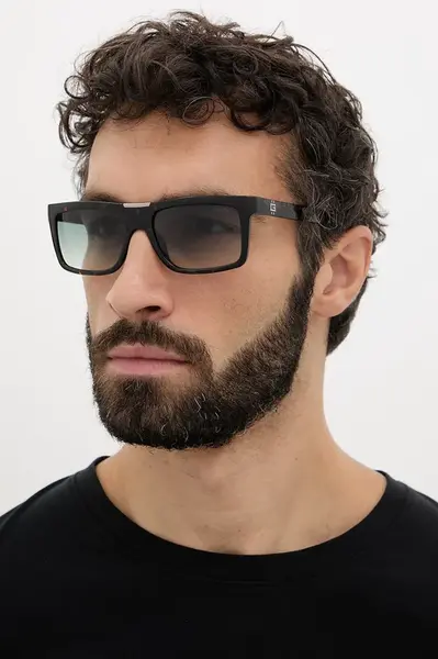 Sluneční brýle Guess