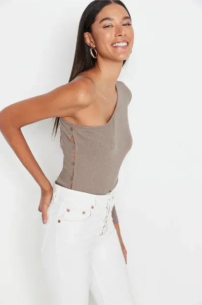 Trendyol Měkké Knoflíkové Detailní Žebrované Flexibilní Zapínání Pletené Tělo