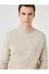 Sveter Koton Knitwear s polovičným rolákom, úzky strih
