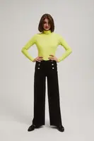 Jeans with decorative buttons