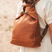 Dámský kožený batoh The Chesterfield Brand Menchester - koňak