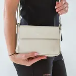 Dámska kožená crossbody kabelka Italia Darina - krémová
