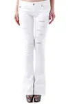Bílé boyfriend džíny s roztrhaným efektem
