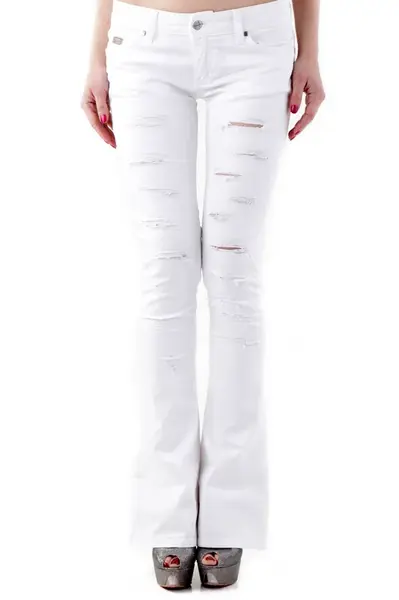 Bílé boyfriend džíny s roztrhaným efektem