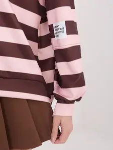 Dámský pruhovaný oversized svetr