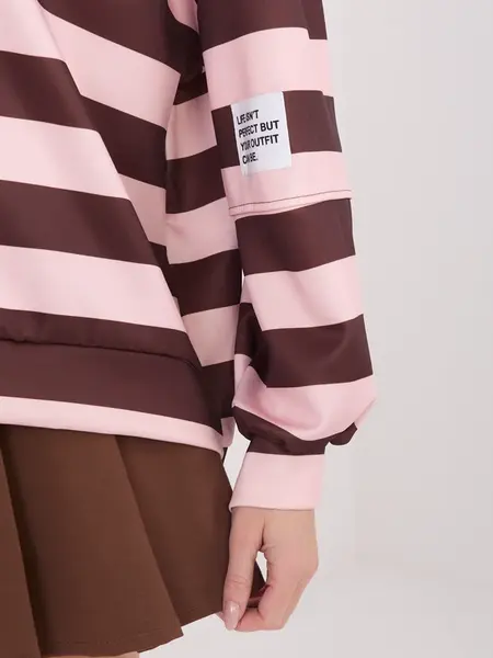 Dámský pruhovaný oversized svetr