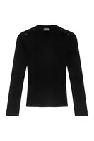 Černý svetr s knoflíky