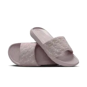 Nike Victori One 42