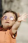 Ki ET LA slnečné okuliare detské OURSON
