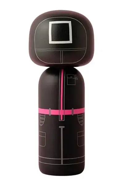 Dekorativní figurka Lucie Kaas Kokeshi x Squid Game 14,5 cm