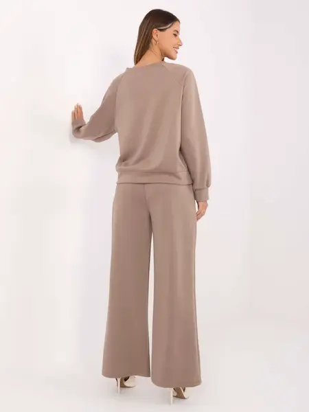 Dámský komplet v tmavě béžové barvě
