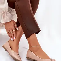 Lakované Elegantní Dámské Baletky S Ozdobným Detalem Béžové Vinceza 17377