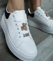 Gemre White platform sneakers decorated with a bear Mavien