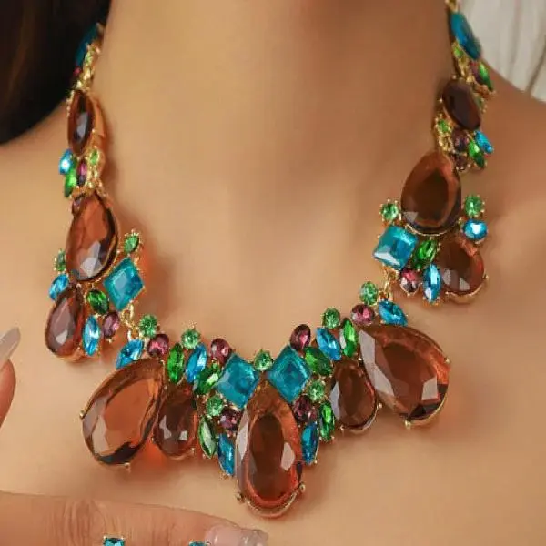 Luxury Alloy Glass Teardrop Pendant Necklaces for Women