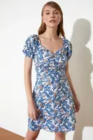 Trendyol Vícebarevné volánky Detailní květinové vzorované šaty