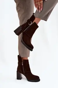 Kozačky z přírodního semiše na podpatku s přezkou Vinceza