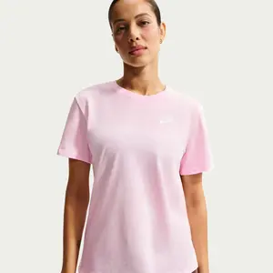 Nike Sportswear Club Essentials L