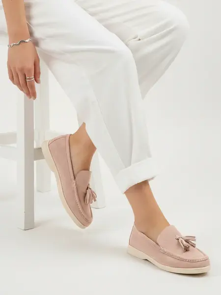 Dámske mokasíny s ozdobnými strapcami