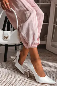 Bílé lodičky na vysokém podpatku Odira