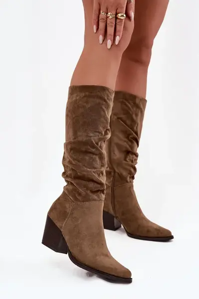 Boto Dámske čižmy s rázporkou na hornej časti na opätku vyteplené zelené Paelina