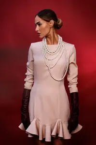 Dámske mini šaty s volánmi - béžové