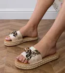 Gemre White espadrille slides with a bow Kartis
