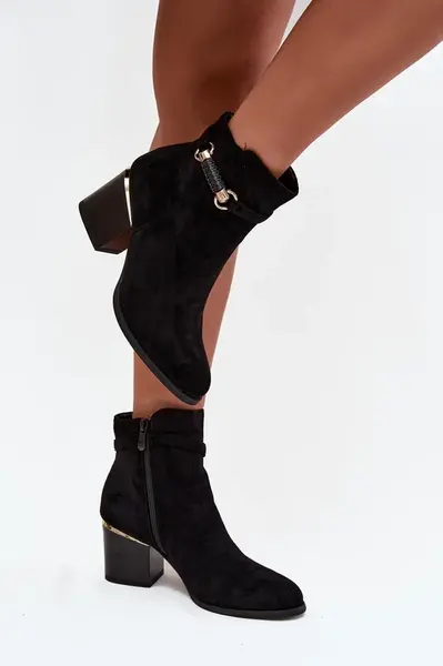 Boto Dámské zimní kozačky na podpatku s ozdobným páskem Černé Galissa