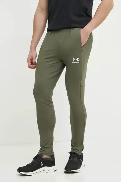 Tréninkové kalhoty Under Armour Challenger černá barva, hladké, 1379587