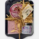 Sada mýdel se sójovou svíčkou Maitre Savonitto Rose 3-pack růžová barva