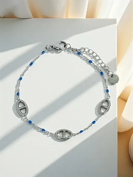 Strieborný náramok s korálkami