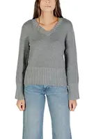 Jacqueline De Yong svetr s výstřihem do V