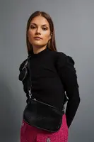 Marisse Black Zippered Shoulder Bag