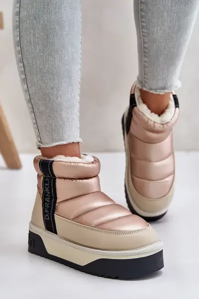Low snow boots on a thick sole D.Franklin Beige