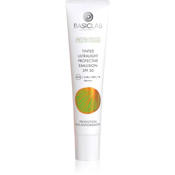 BasicLab Dermocosmetics Protecticus zabarvený ultralehký fluid pro mastnou a smíšenou pleť SPF 50+ 40 ml