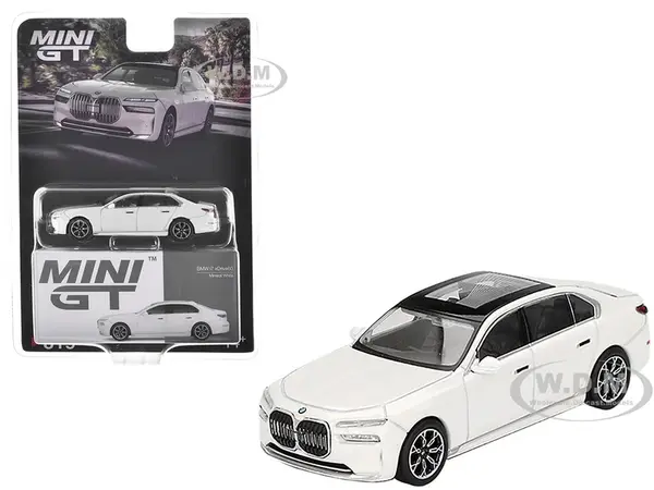 BMW i7 xDrive60 Mineral White Metallic Limited Edition 1/64 Diecast Model Car by Mini GT