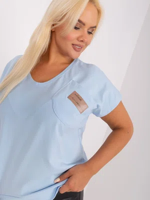 Světle modrá halenka plus size s kapsou