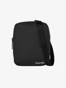 Čierna pánska taška cez rameno Calvin Klein Rubberized Conv Reporter S